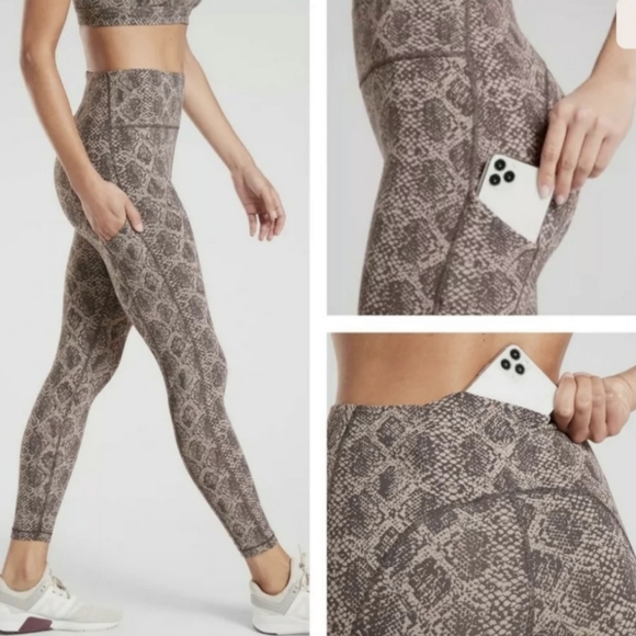 Athleta Ultimate 7/8 Tight Snake Skin Small - Picture 1 of 7